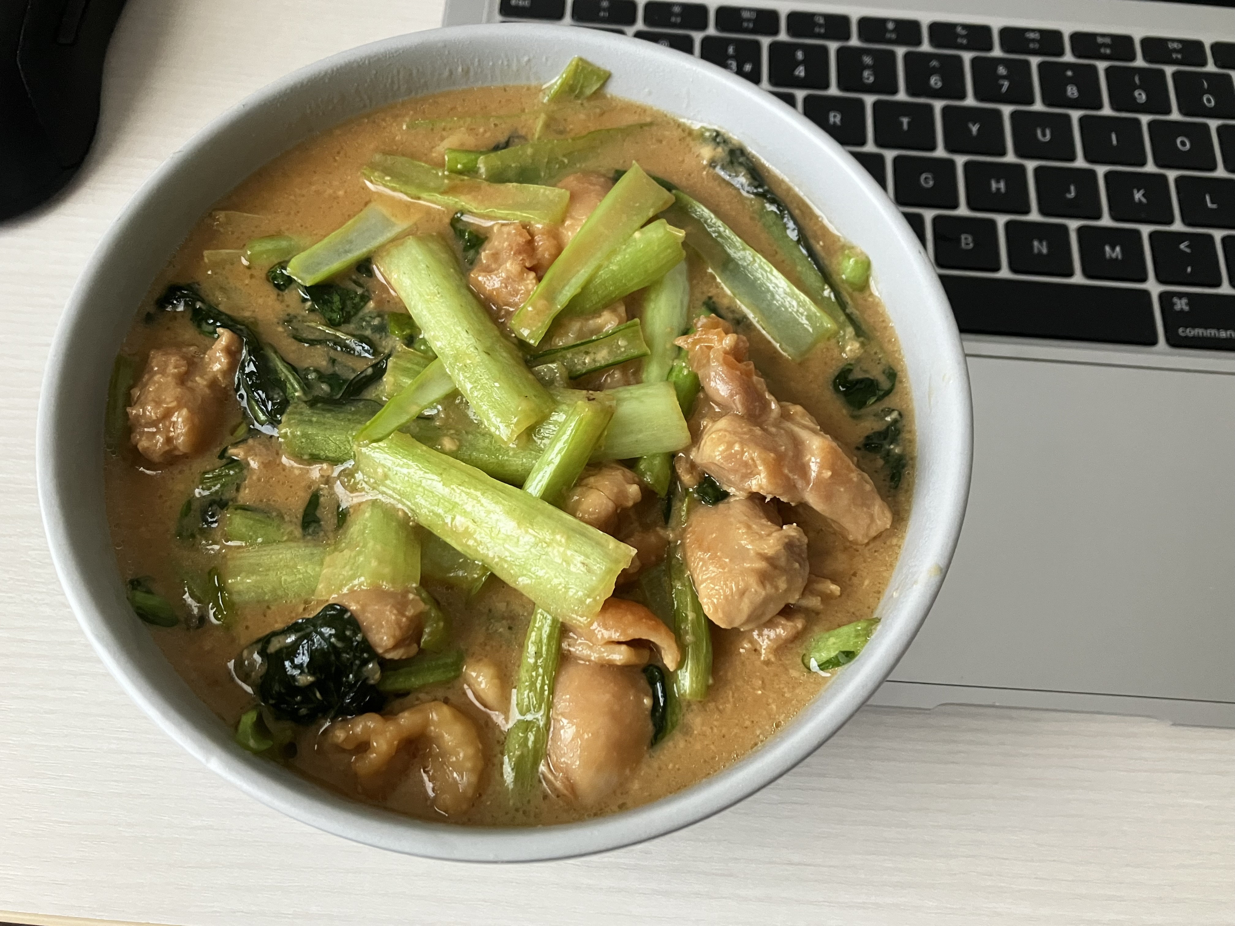 ほうれん草と肉の味噌炒め（しゃばしゃば（方言））