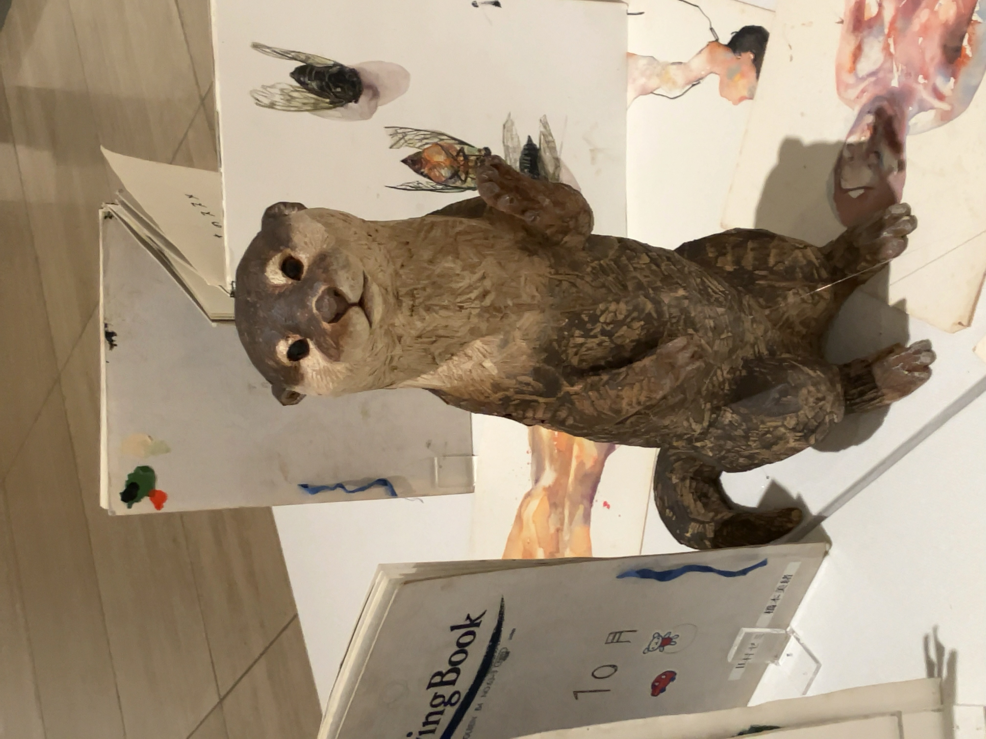 木彫りのカワウソ