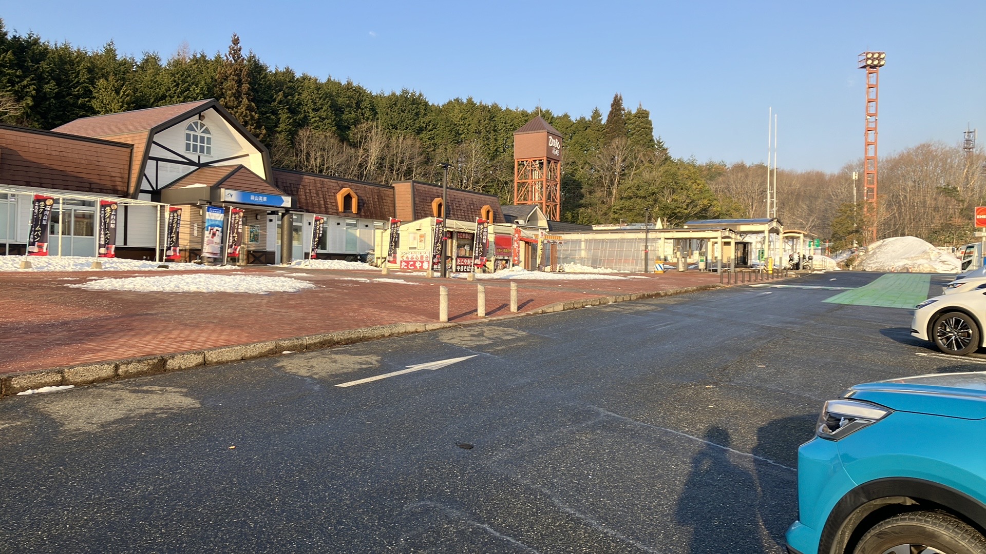 雪が残る蒜山高原サービスエリアのパノラマ3枚目